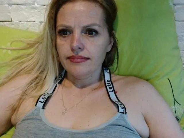 SofiaSins – webcam model profile photo Image 14