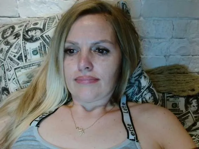 SofiaSins – webcam model profile photo Image 19