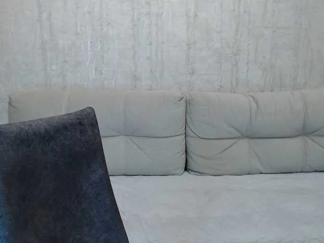 MiaTonyy – webcam model profile photo Image 15