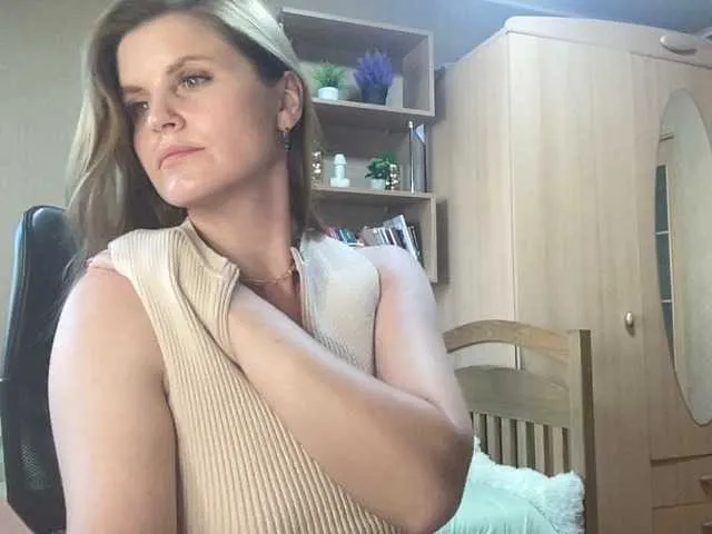 BlondeScarlettx – webcam model profile photo Image 14