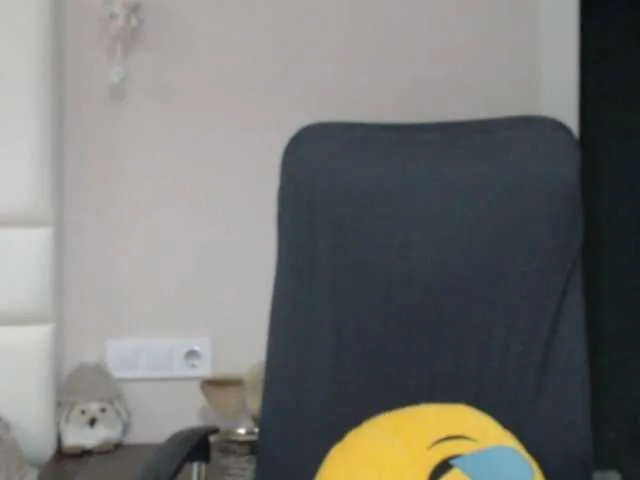 KarinaRouge – webcam model profile photo Image 9