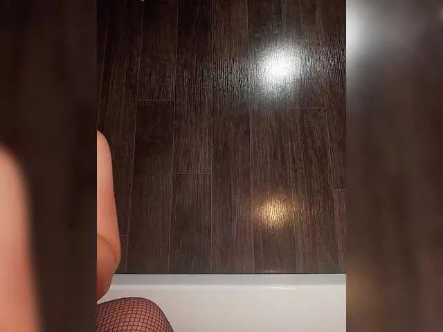 LizzieGreyX – webcam model profile photo Image 3