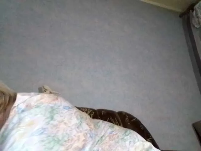 blondeangel_4u2 – webcam model profile photo Image 13