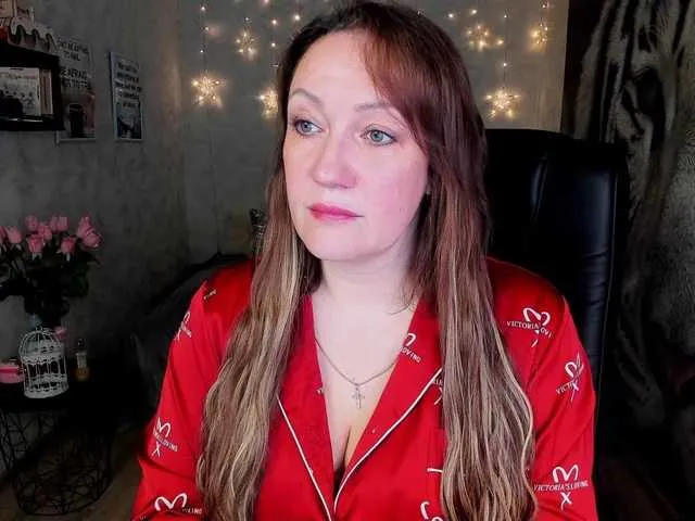 LoraDevine – webcam model profile photo Image 4