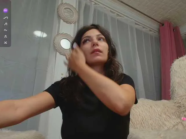 Irinchi – webcam model profile photo Image 13