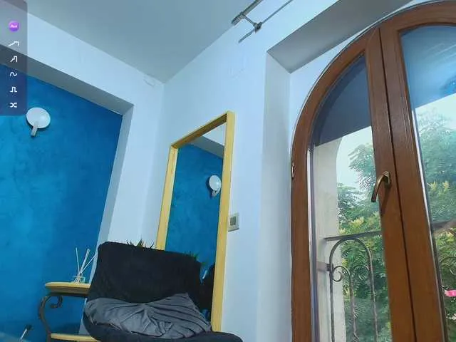 Irinchi – webcam model profile photo Image 2