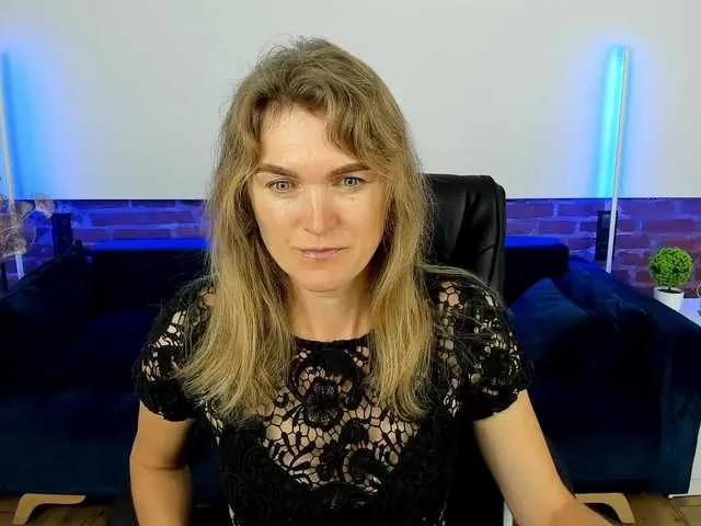 bunny_blonde – webcam model profile photo Image 13