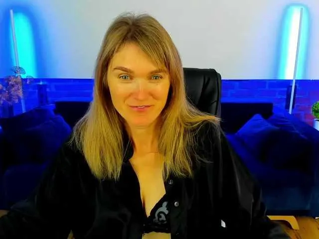 bunny_blonde – webcam model profile photo Image 14