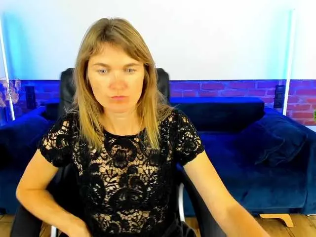 bunny_blonde – webcam model profile photo Image 3