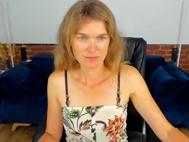 bunny_blonde – webcam model profile photo Image 4