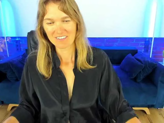 bunny_blonde – webcam model profile photo Image 9