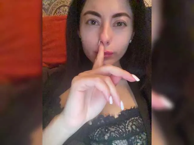 Haluley – webcam model profile photo Image 15