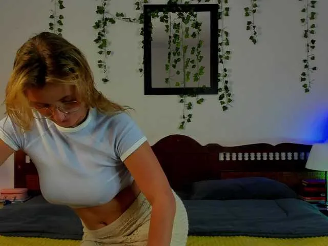 Nataly_Blonde – webcam model profile photo Image 10