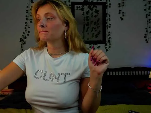 Nataly_Blonde – webcam model profile photo Image 12