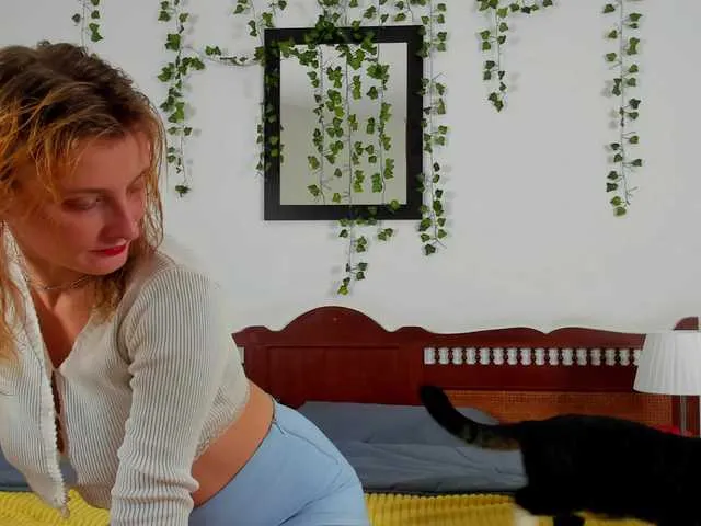 Nataly_Blonde – webcam model profile photo Image 4