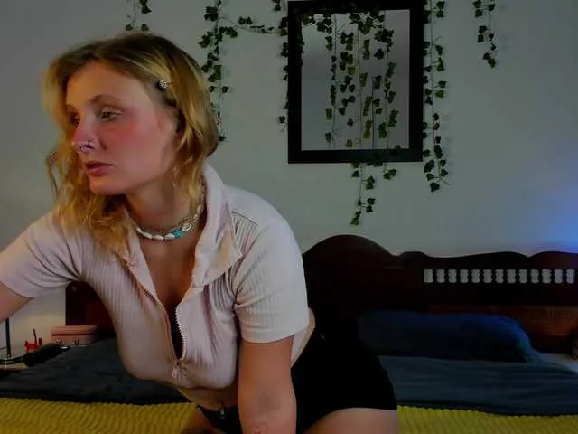 Nataly_Blonde – webcam model profile photo Image 9