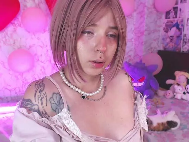 KateDivineUK – webcam model profile photo Image 19