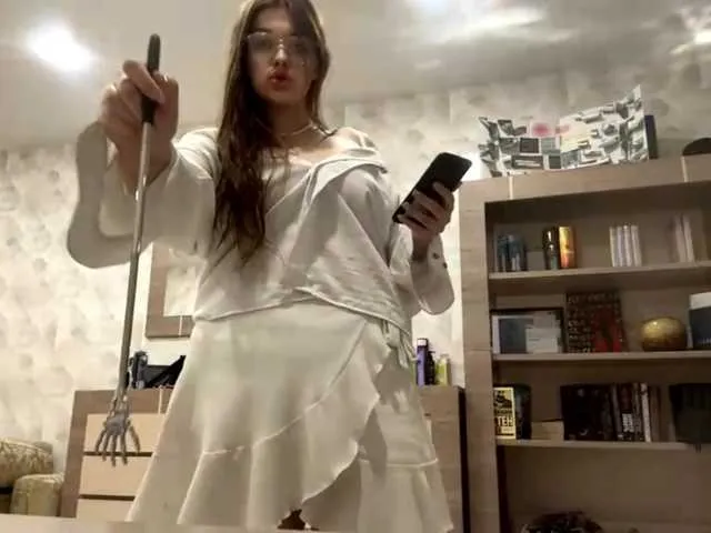 Cute-Lolly – webcam model profile photo Image 2