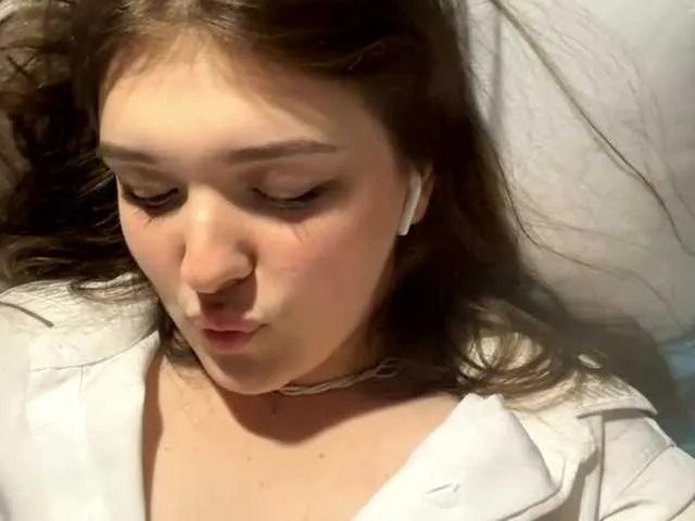 Cute-Lolly – webcam model profile photo Image 6