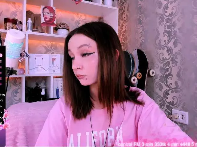 Silviyaa – webcam model profile photo Image 11