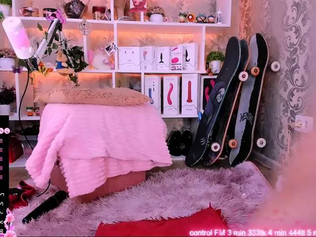 Silviyaa – webcam model profile photo Image 12