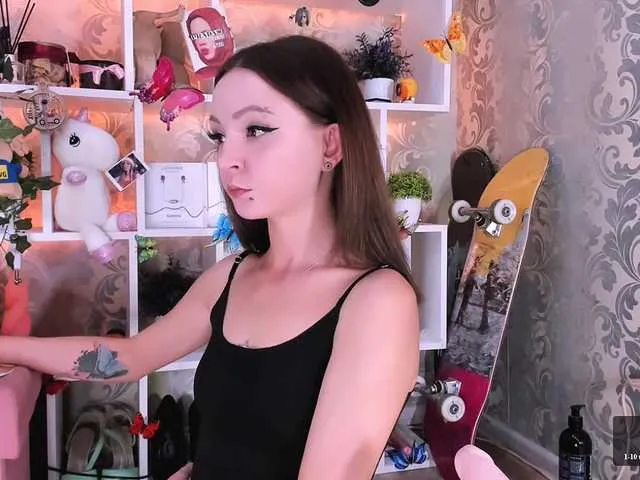 Silviyaa – webcam model profile photo Image 2