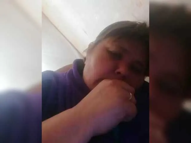 LizzieGreyX – webcam model profile photo Image 3