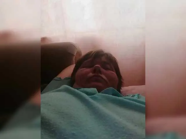 LizzieGreyX – webcam model profile photo Image 9