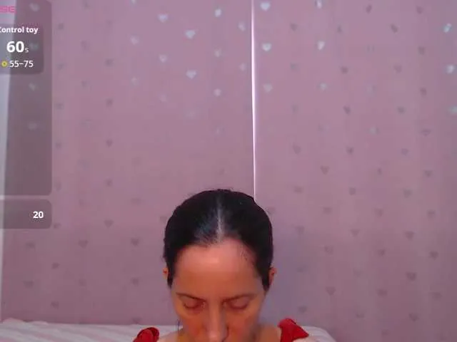 KateDivineUK – webcam model profile photo Image 14