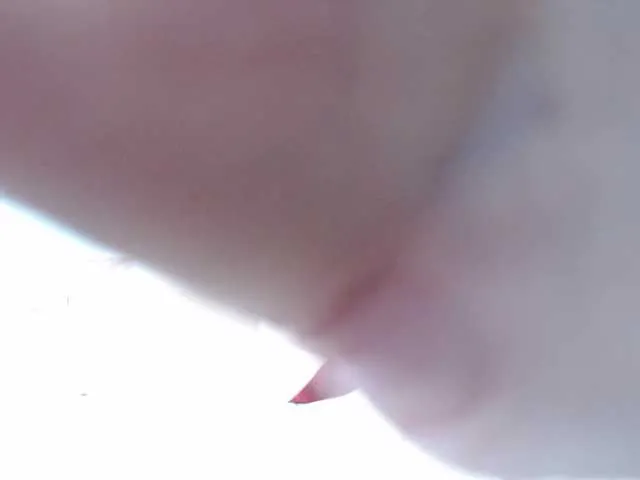 YummyMeily – webcam model profile photo Image 3