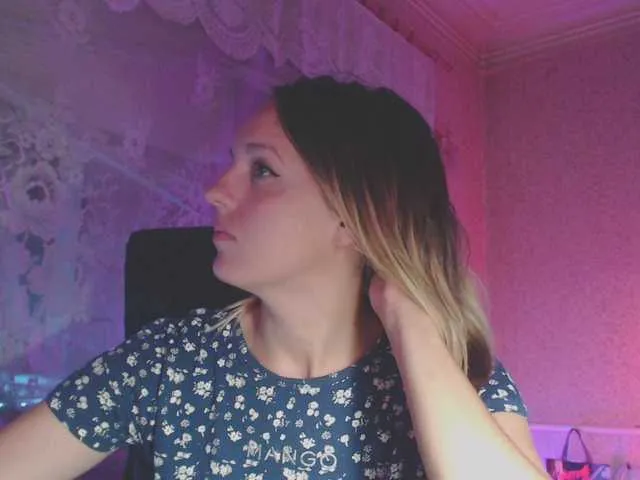 BlondeScarlettx – webcam model profile photo Image 11