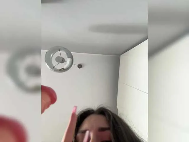 MartinaCroxx – webcam model profile photo Image 5