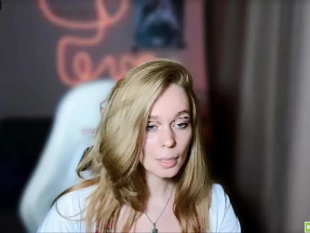 Hotforunow – webcam model profile photo Image 10