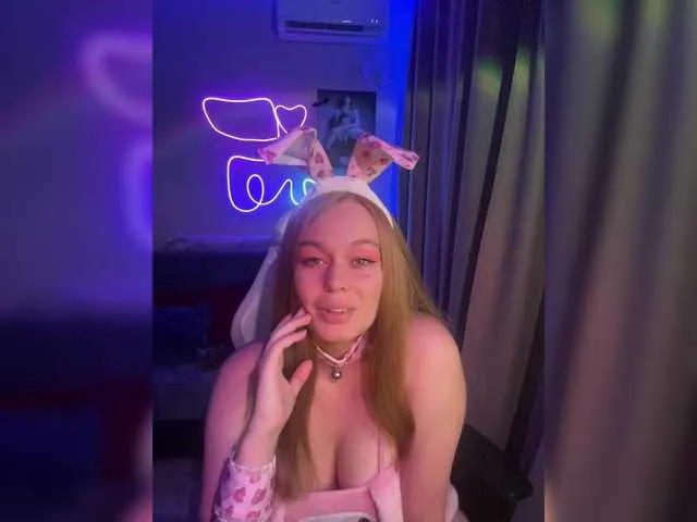 Hotforunow – webcam model profile photo Image 7