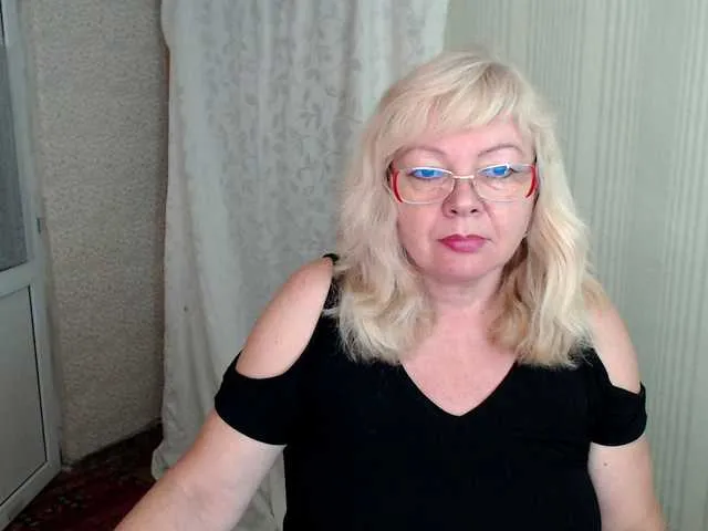 Vikibru – webcam model profile photo Image 3