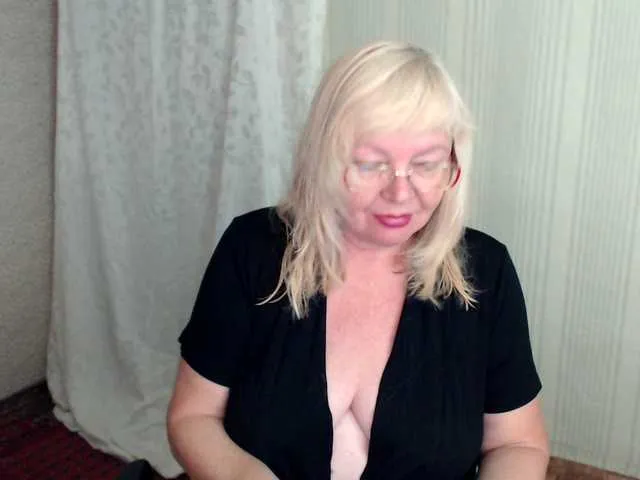 Vikibru – webcam model profile photo Image 4