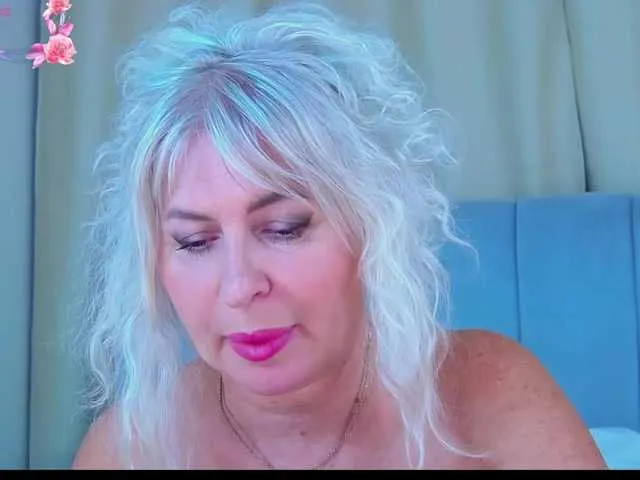 MartinaCroxx – webcam model profile photo Image 8