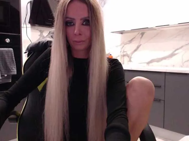 miss-Ortiz – webcam model profile photo Image 16