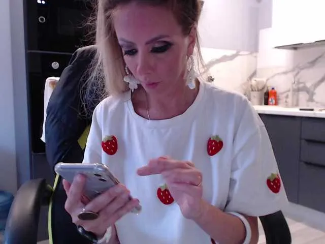 miss-Ortiz – webcam model profile photo Image 5