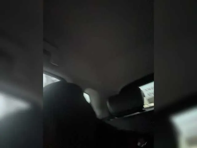 roouse – webcam model profile photo Image 18