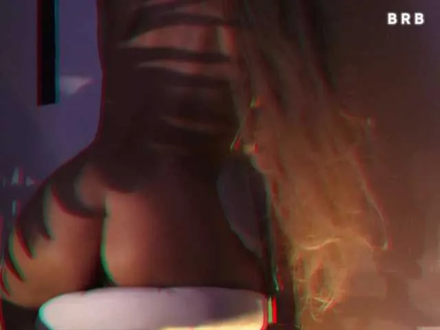 roouse – webcam model profile photo Image 4