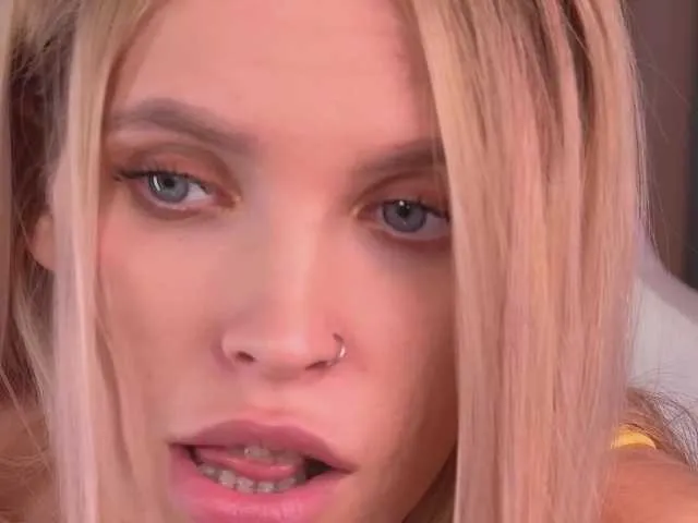 SusyBlair – webcam model profile photo Image 17