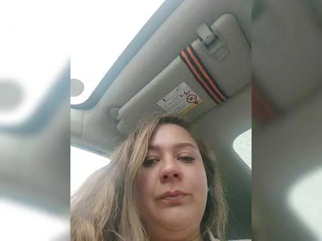 UKRaunchyRobyn – webcam model profile photo Image 4