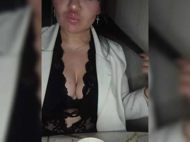 TyleneBuck – webcam model profile photo Image 4