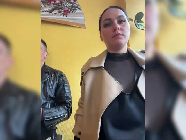 xlunami – webcam model profile photo Image 3