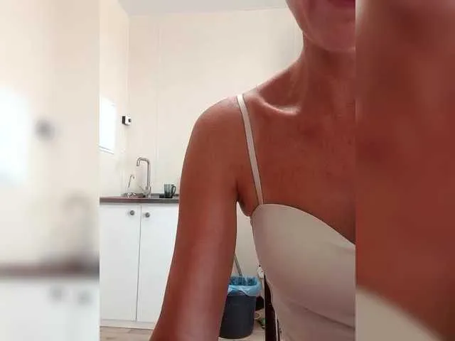 Loli_Belle – webcam model profile photo Image 8