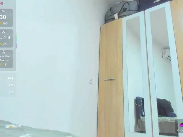 LoraDevine – webcam model profile photo Image 13