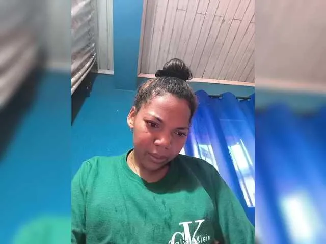 foxsusu – webcam model profile photo Image 4