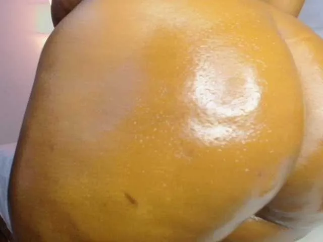 SelennaMoon – webcam model profile photo Image 16