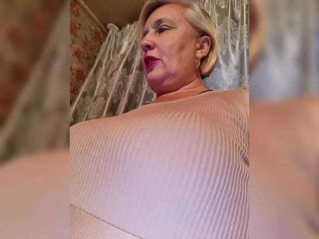 SelennaMoon – webcam model profile photo Image 17